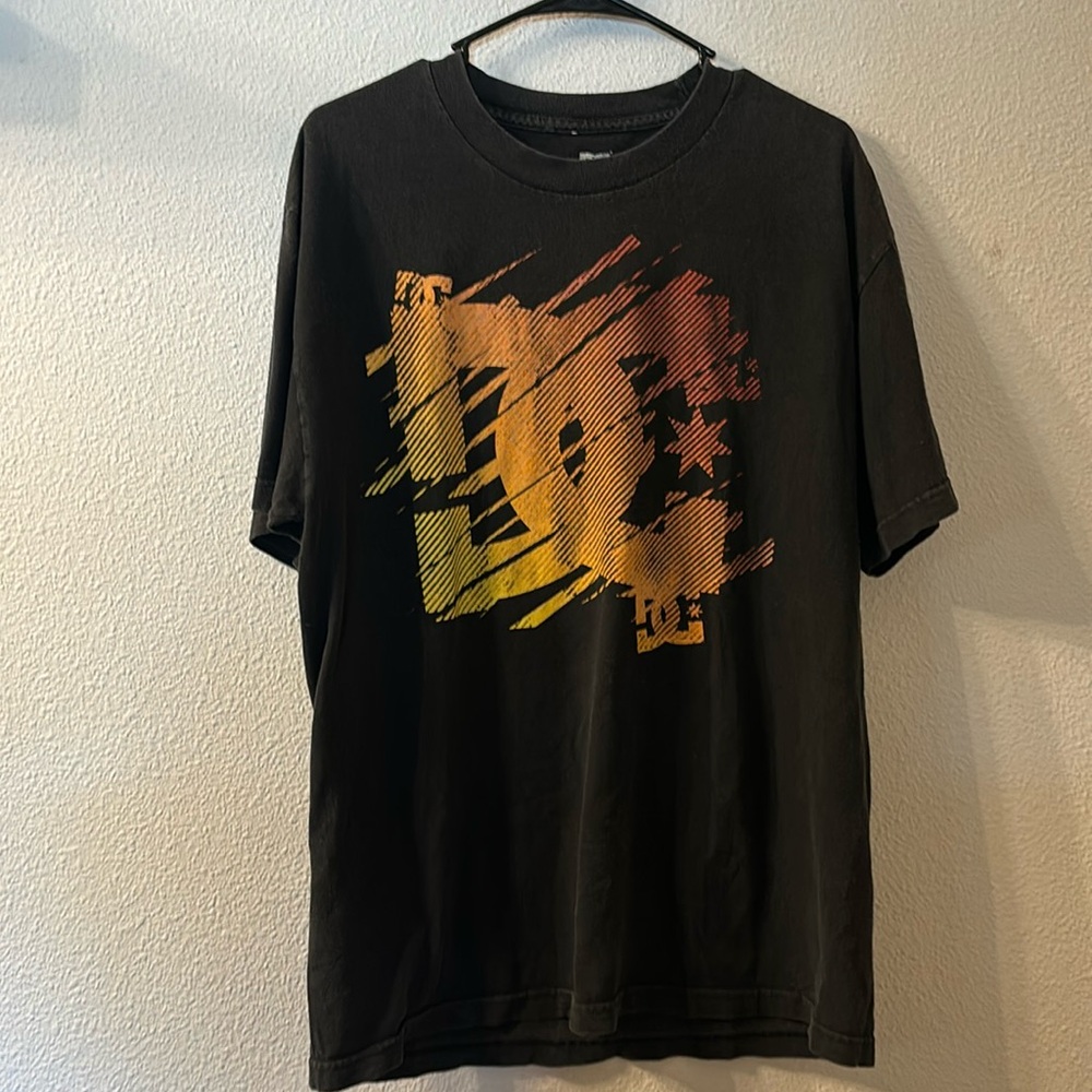DC graphic tee size large